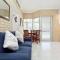 A2 Spacious Apartment with WiFi Kitchenette