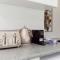 A2 Spacious Apartment with WiFi Kitchenette