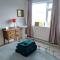 Beach Front Coastal Retreat with Sea Views - 金斯布里奇