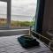 Beach Front Coastal Retreat with Sea Views - 金斯布里奇