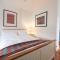The Cottage-Large central property with Estuary views and private parking