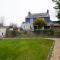 The Cottage-Large central property with Estuary views and private parking