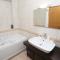 Villa Omega - Beachfront, Garden, BBQ