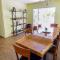 Cloverdale Creekside Retreat