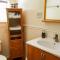 Cloverdale Creekside Retreat
