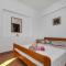 Apartments Robinzon Nikola