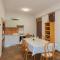 Lovely Home In Vrgorac