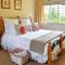 Random Harvest Country Cottages - Muldersdrift