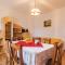 Six-Bedroom Holiday Home In Barban