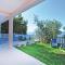 2 Bedroom Nice Apartment In Mimice