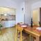 Awesome Apartment In Umag With Wifi - 乌马格