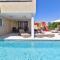 Nice Home In Kastel With 4 Bedrooms, Wifi And Outdoor Swimming Pool - Kaštel