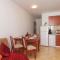 Cozy Apartment In Supetar With Kitchen - Supetar