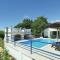 Awesome Home In Motovun With Private Swimming Pool, Can Be Inside Or Outside - Motovun