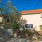 Gorgeous Home In Stari Grad With Wifi - Stari Grad