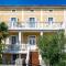 1 Bedroom Gorgeous Apartment In Omisalj