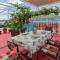 Three-Bedroom Holiday Home With Sea View In Okrug Donji