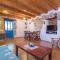 Beautiful Home In Kamena Vas With 2 Bedrooms, Internet And Outdoor Swimming Pool - Karojba