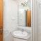 Three-Bedroom Apartment In Supetar