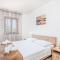 Cozy Apartment In Jurandvor With Wifi