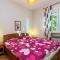3 Bedroom Cozy Apartment In Kostrena - 科斯特雷纳