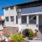 Amazing Apartment In Zupanje With Wifi