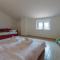2 Bedroom Cozy Apartment In Porec - Jasenovica
