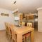 Lovely Home In Drnis With Wifi - Drniš