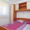 2 Bedroom Nice Apartment In Vir - Vir
