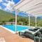 Amazing Home In Zagvozd With Jacuzzi