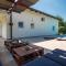 4 Bedroom Gorgeous Home In Jurdani