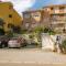 2 Bedroom Stunning Apartment In Cres