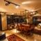 Juliet Rooms & Kitchen