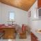 3 Bedroom Cozy Apartment In Labin