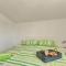 Awesome Home In Stinjan With Wifi