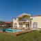 Lovely Apartment In Divulje With Outdoor Swimming Pool - Divulje