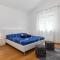Nice Home In Snasici With Jacuzzi - Mali Turini