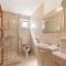 Two-Bedroom Holiday Home In Valbandon
