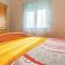 3 Bedroom Gorgeous Home In Sisan