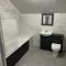 4 BR, Large & Modern Private House Central Location