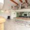 Lovely Home In Poulx With Kitchen - Poulx