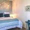2 Bedroom Stunning Home In Apt