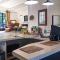 2 Bedroom Stunning Home In Apt