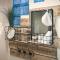 2 Bedroom Stunning Home In Apt