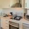 2 Bedroom Gorgeous Apartment In Sucina