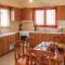 Beautiful Home In Livanates With Kitchen - Livanates