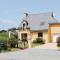 3 Bedroom Cozy Home In Lamballe-Armor