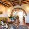 Stunning Home In Chiusi