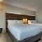 Holiday Inn Express & Suites Wapakoneta, an IHG Hotel