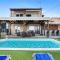 Nikos Dimitra Luxury Home BY APOKORONAS-VILLAS